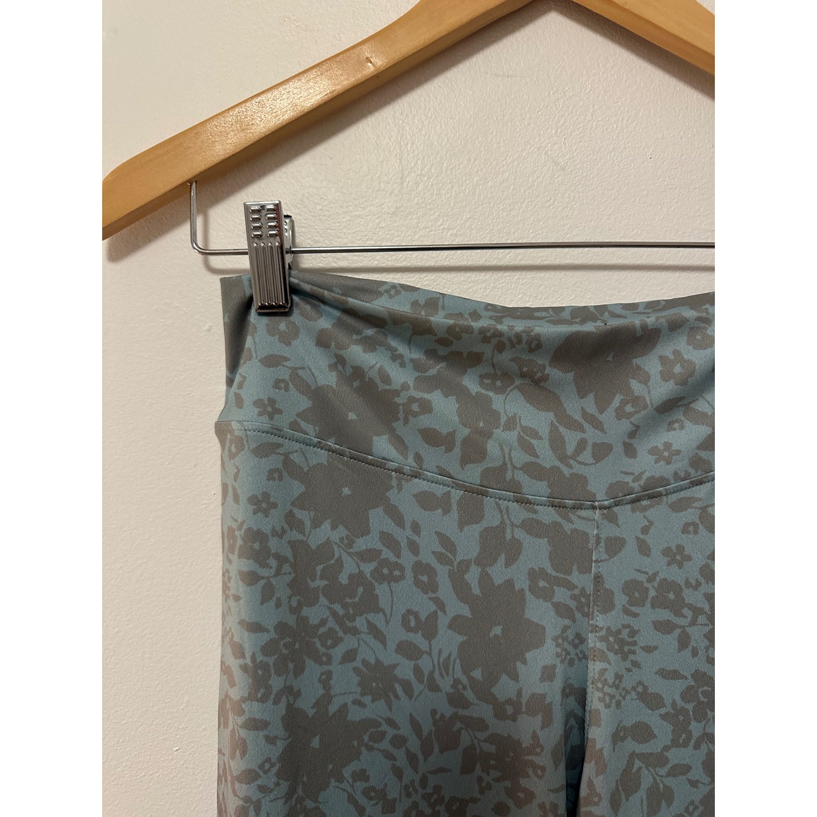 Nwt Skida Blue Floral Shadow Visca Wide Leg Pants | Size 1 (Small) — image 3 of 8